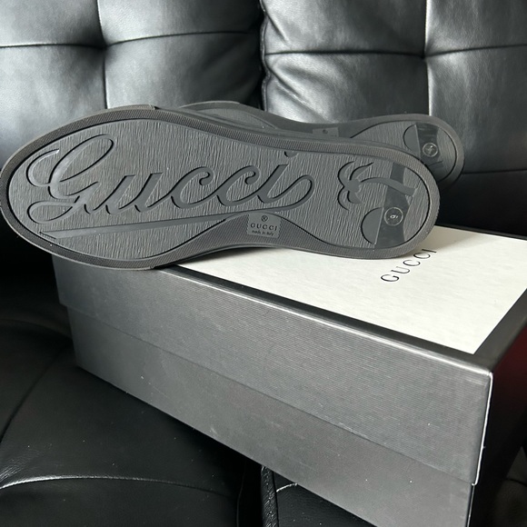 New Authentic Gucci Sneakers Black Monogram canvas. Gucci size 9USA size 10 - Picture 6 of 6